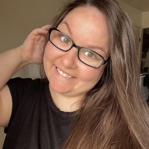 Meet your posher, Hannah!